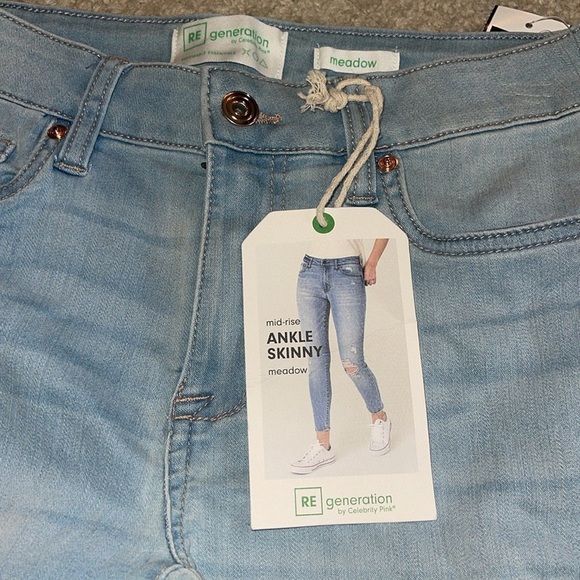 RE Generation by Celebrity Pink Jeans - Picture 3 of 6